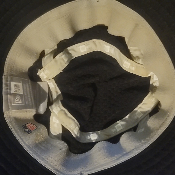 PITTSBURGH STEELERS NEW ERA SIDELINE TRAINING BLACK BUCKET HAT - Picture 6 of 7